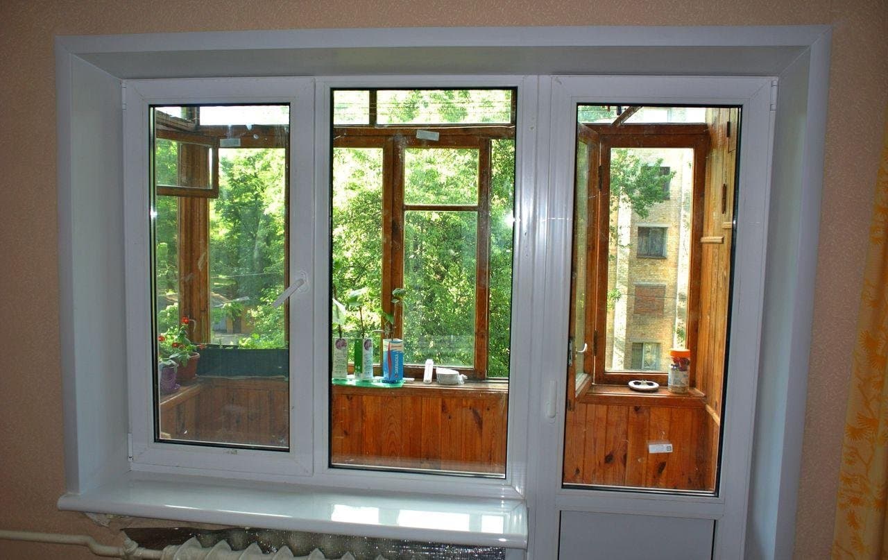 Продувается окно и дверь